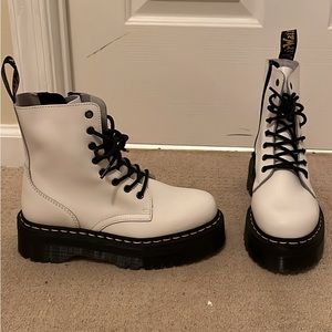 Dr. Marten’s Jadon White Polished Smooth boots - new -